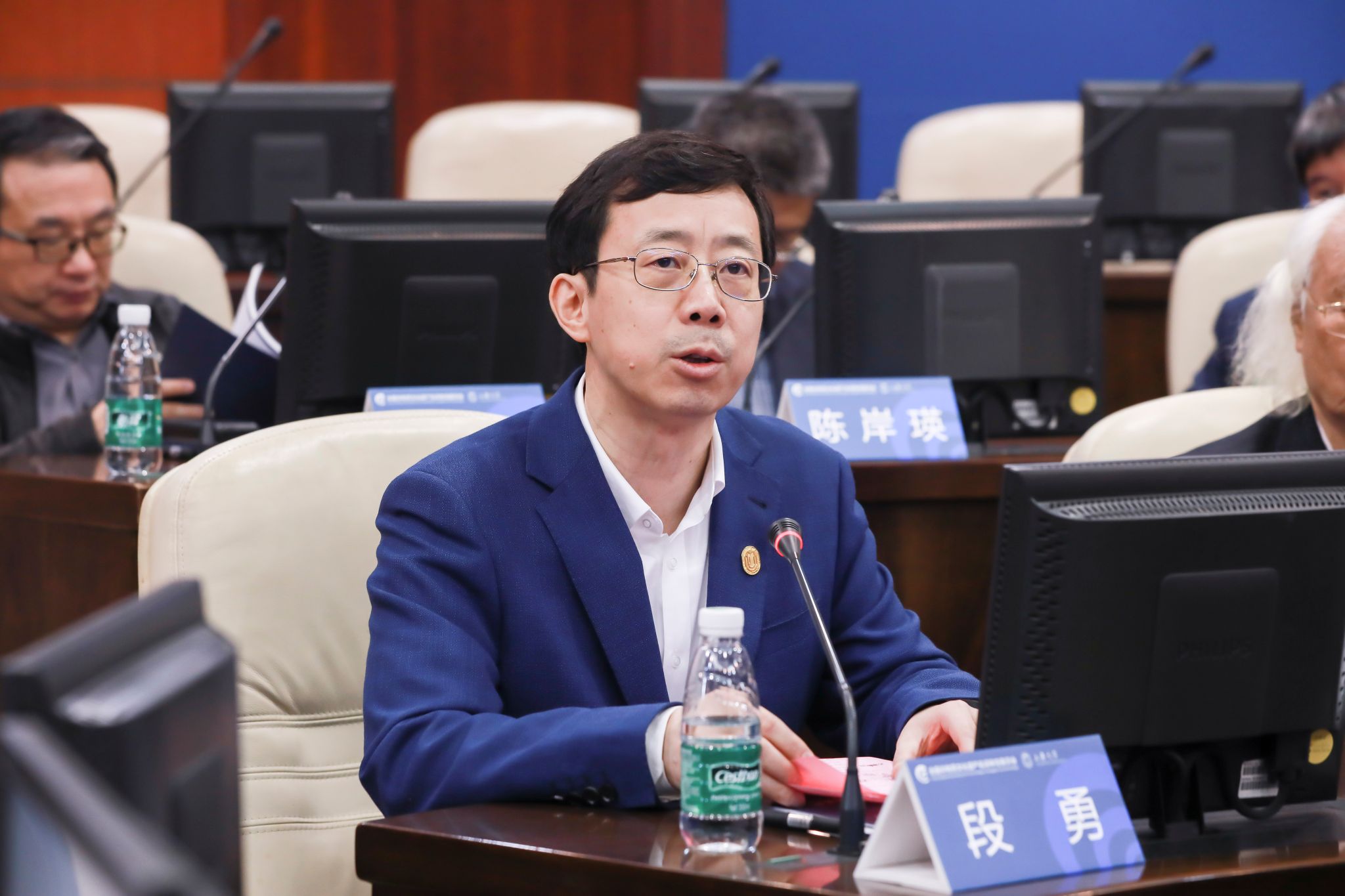 德赢ac米兰官方合作vwin党委副书记、全国非遗名词委主任段勇先生主持会议.jpg